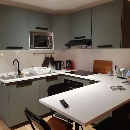 公寓 Cocooning Proche Centre Et Gare De La Rochelle 佩里尼